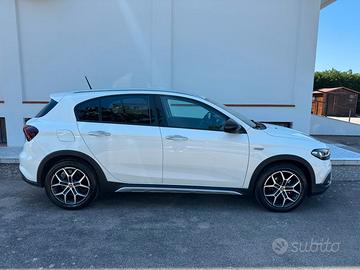 Fiat Tipo 5 porte Cross