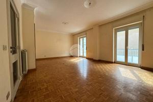 4 LOCALI A GIUGLIANO IN CAMPANIA