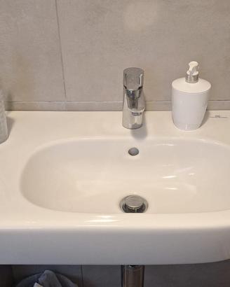 Lavandino a angolo e bidet