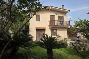 Villa di 254 m² con 4 locali a Roma