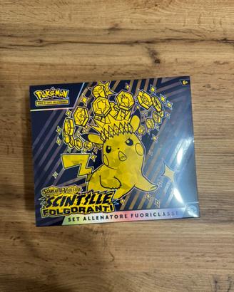 POKÉMON ETB – SET ALLENATORE SCINTILLE FOLGORANTI
