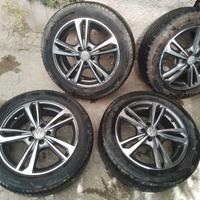 Cerchi in lega da 16 pollici e gomme golf 4 serie