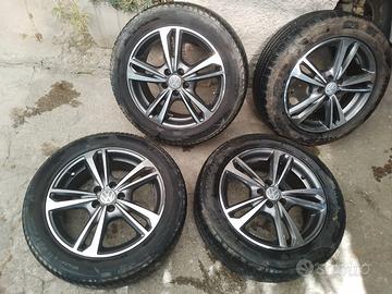 Cerchi in lega da 16 pollici e gomme golf 4 serie