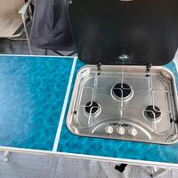 tavolino campeggio con piano cottura integrato