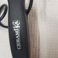 piastra per capelli elettrica. 