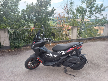 Scooter Aprilia SR GT 125 ABS