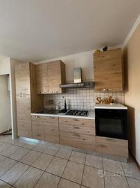 Mobili– cucina, camera e bagno