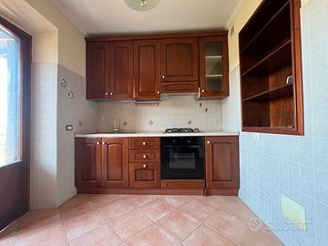 Cucina lineare in legno