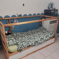 Letto Kura + tenda blu