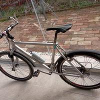 bici Mountain bike ideale x città e sterrato 