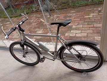 bici Mountain bike ideale x città e sterrato 
