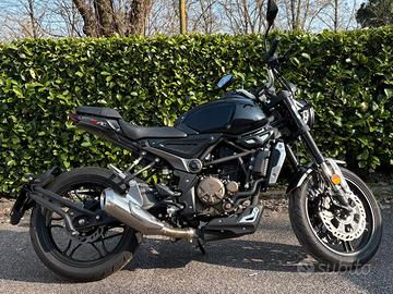 VOGE 300 AC - SEMPRE GARAGE - 3420km NEOPATENTATI