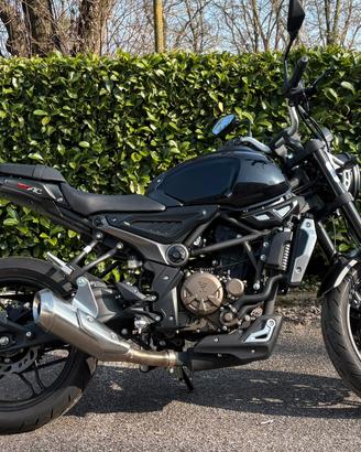 VOGE 300 AC - SEMPRE GARAGE - 3420km NEOPATENTATI