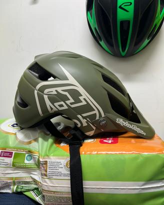 Scarpe shimano 41 ma cslzano 40 + casco Troy lee s
