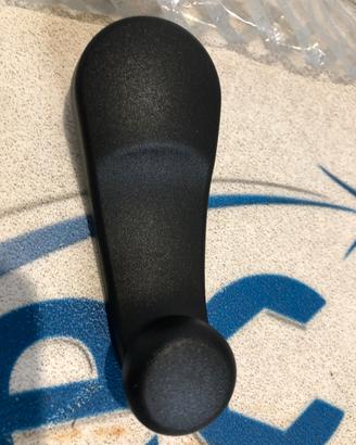 735410879 MANIGLIA ALZAVETRO POST. MODELLI FIAT/AL
