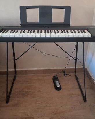 Yamaha piaggero np 15 con supporto e custodia