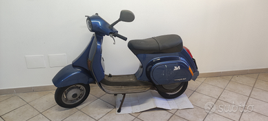 Vespa Piaggio 50 - Anno 1991 - Icona di stile retr