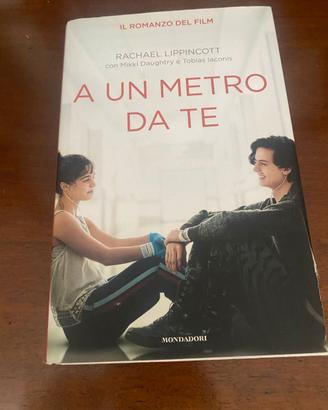Libro A un metro da te – Rachael Lippincott, Monda