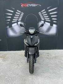 PIAGGIO BEVERLY 300 DEEP BLACK