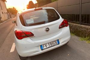 Opel corsa bella e pochi kilometri