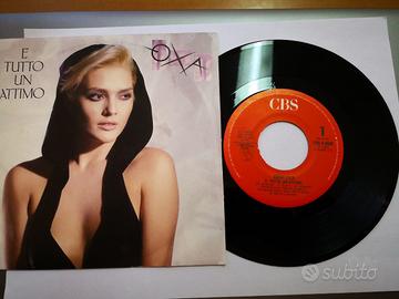 Disco anna oxa e' tutto un attimo tenera immagine