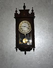 Orologio a pendolo da parete