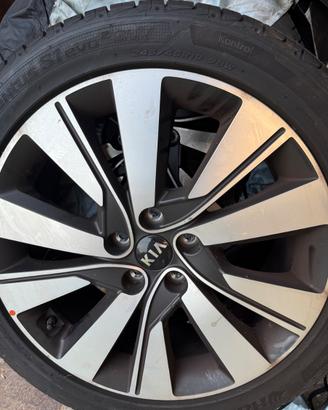 Pneumatici più cerchi in lega