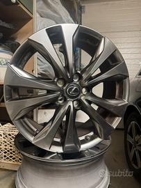 Cerchi in lega da 18 originali Lexus