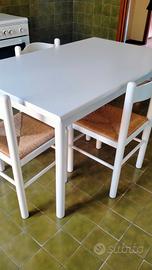 Tavolo da cucina con 4 sedie in legno e paglia 