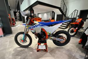 KTM 300 EXC 2026 SIX DAYS PROMO