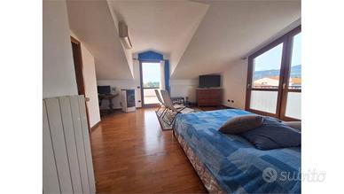 Appartamento di 104 m² con 5 locali e box auto dop