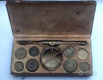 Antico bilancino per pesi monetali