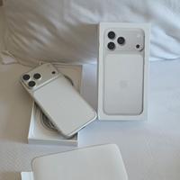 iPhone 17 pro max 1tb silver con 9 cicli di carica