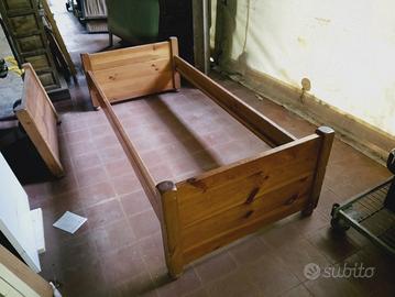 2 letti singoli in legno pino massello