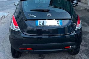 LANCIA Y ELEFANTINO – METANO/BENZINA – IN BUONE CO