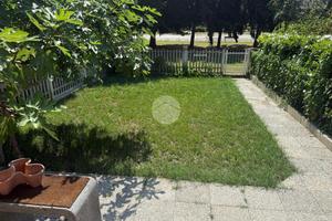 VILLA A SCHIERA A GASSINO TORINESE