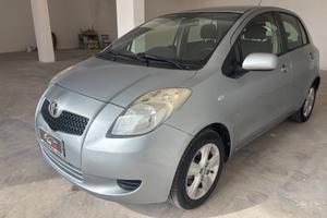 Toyota Yaris 1.0 5 porte