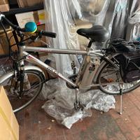 Bicicletta elettrica a pedalata assistita