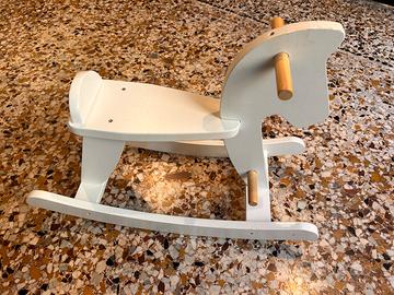 Cavallino a Dondolo in Legno
