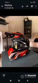 Casco con occhiali