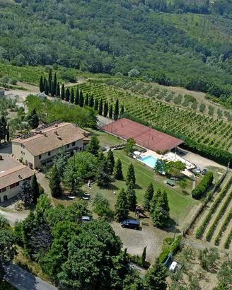 Rustico / Casale di 2600 m² con più di 5 locali e 
