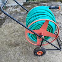 Porta gomma con gomma da giardino