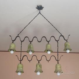 Lampadario in ferro battuto e ceramica