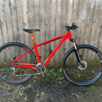 Cannondale trail 7 29”