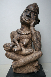 BAKONGO MATERNITA' IN PIETRA