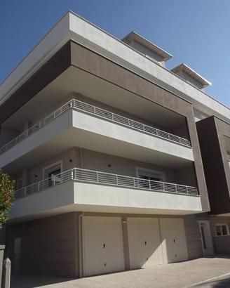 Appartamento di 115 m² con 5 locali e box auto a F