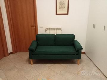 divano 2posti come nuovo 