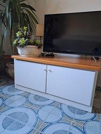 Mobiletto tv o ingresso