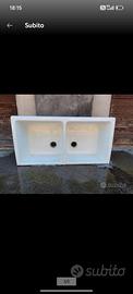 Lavandino in ceramica a 2 vasche