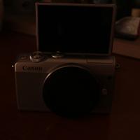 Canon Eos M100